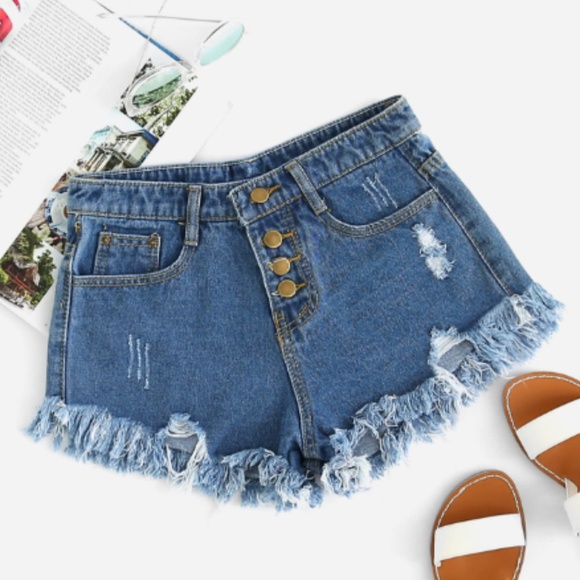 Pants - DISTRESSED FRAY HEM DENIM SHORTS BNWOT